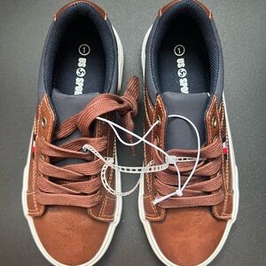 US Sports Boys Casual Sneakers Brown Size 1 – New Without Tags